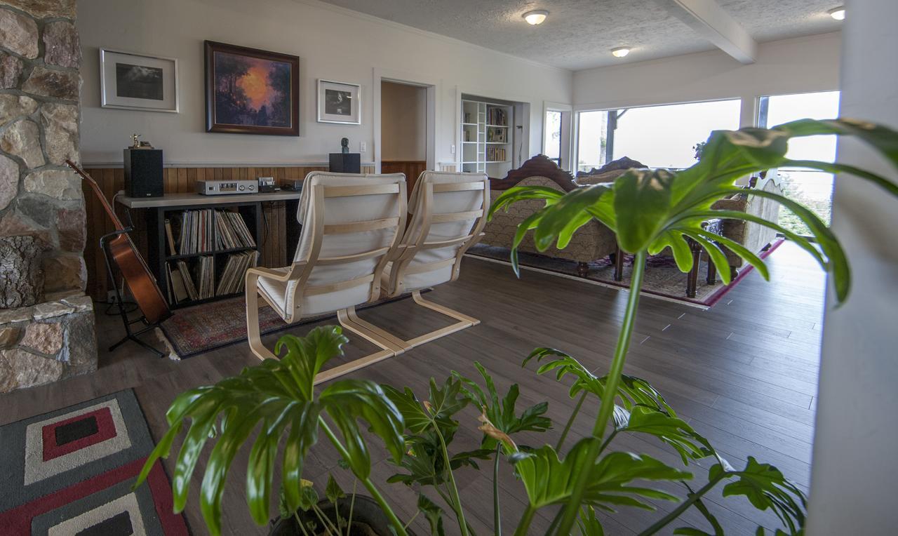 Shangri-La Oceanfront Vacation Home Bedwell Harbour Dış mekan fotoğraf
