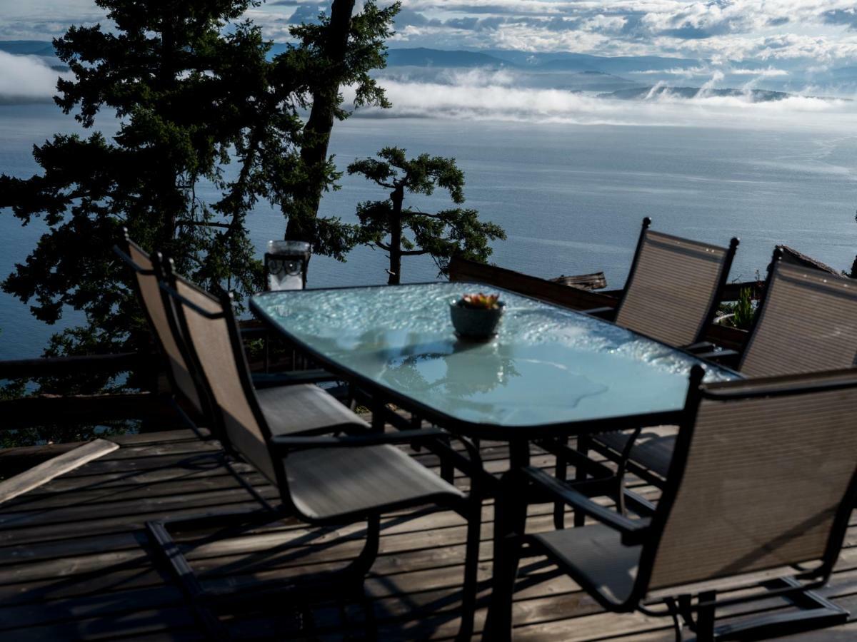 Shangri-La Oceanfront Vacation Home Bedwell Harbour Dış mekan fotoğraf
