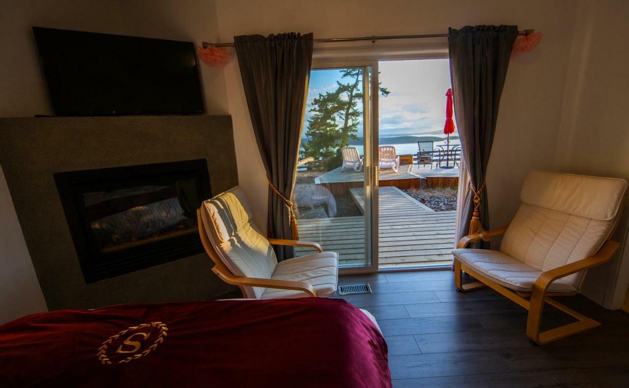 Shangri-La Oceanfront Vacation Home Bedwell Harbour Dış mekan fotoğraf